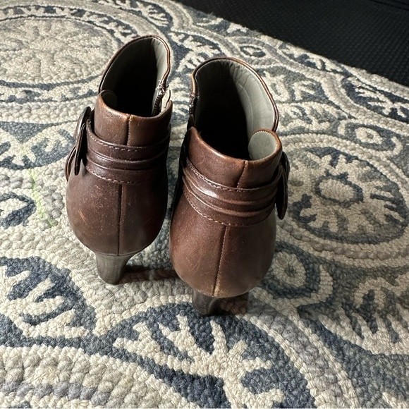 Born Brown Leather Booties Size Women’s 8 - Picture 8 of 11